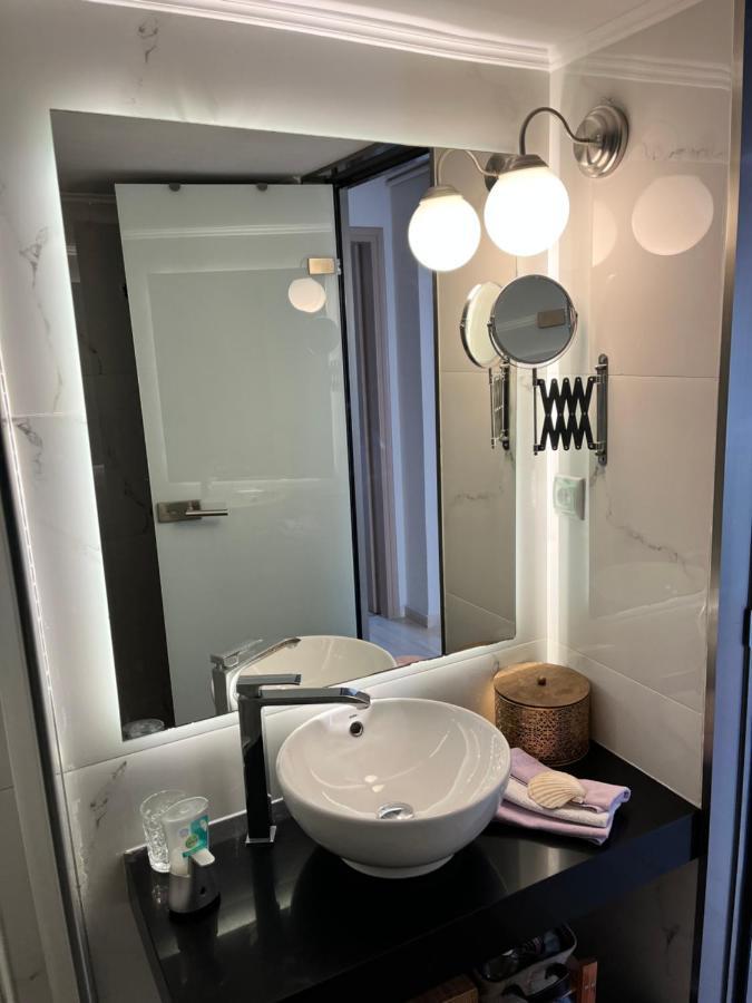 Blue Elegance City Center Heraklion Apartment エクステリア 写真