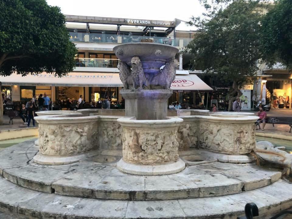 Blue Elegance City Center Heraklion Apartment エクステリア 写真