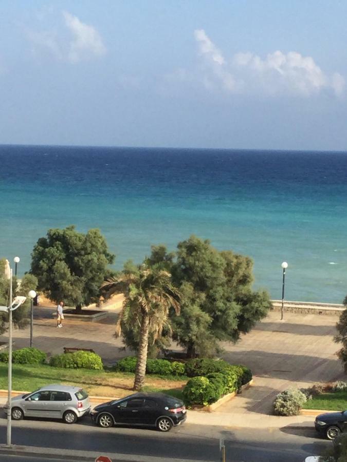 Blue Elegance City Center Heraklion Apartment エクステリア 写真