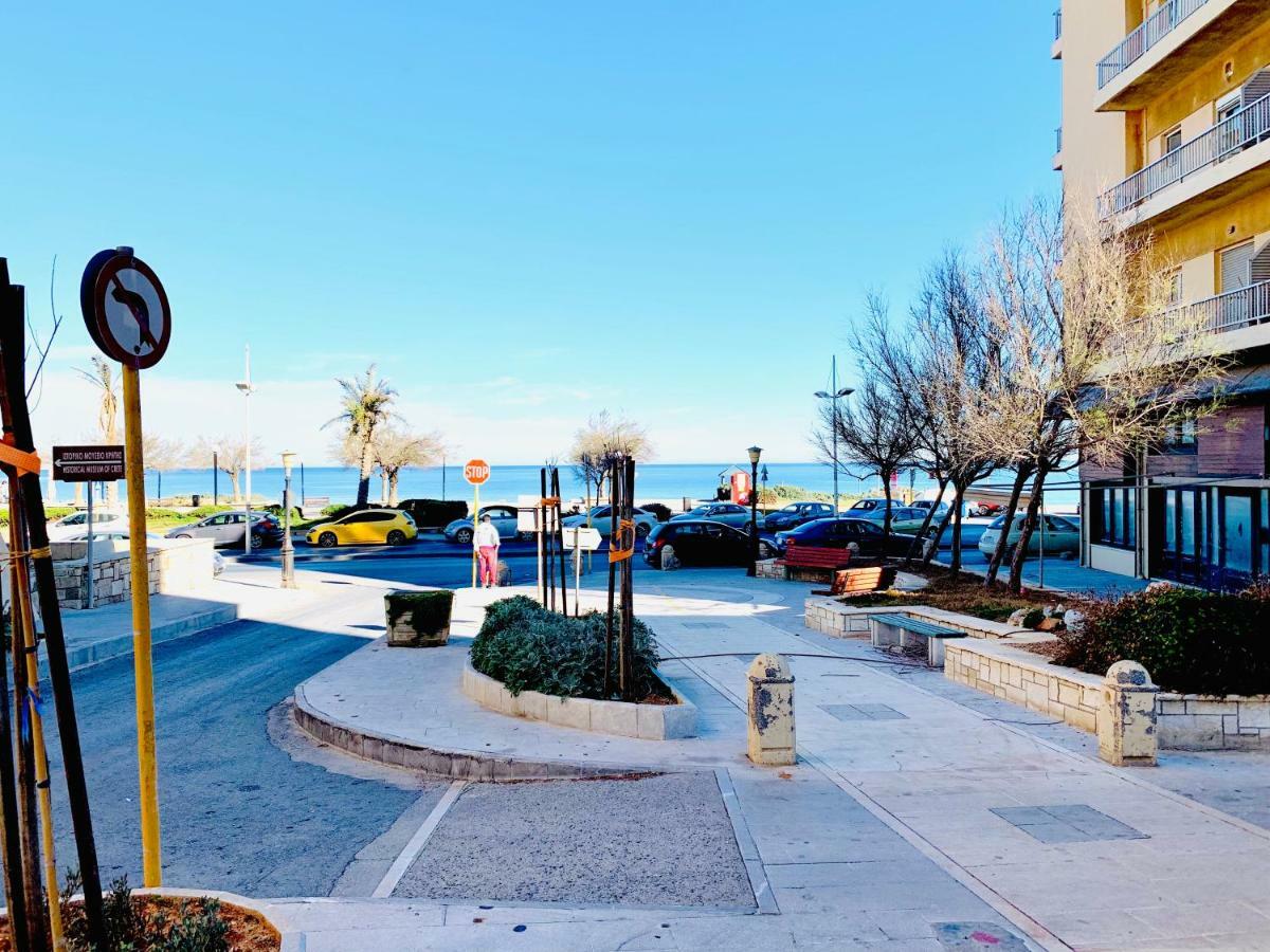 Blue Elegance City Center Heraklion Apartment エクステリア 写真
