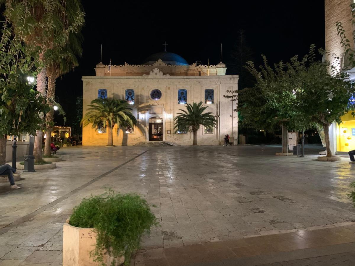 Blue Elegance City Center Heraklion Apartment エクステリア 写真